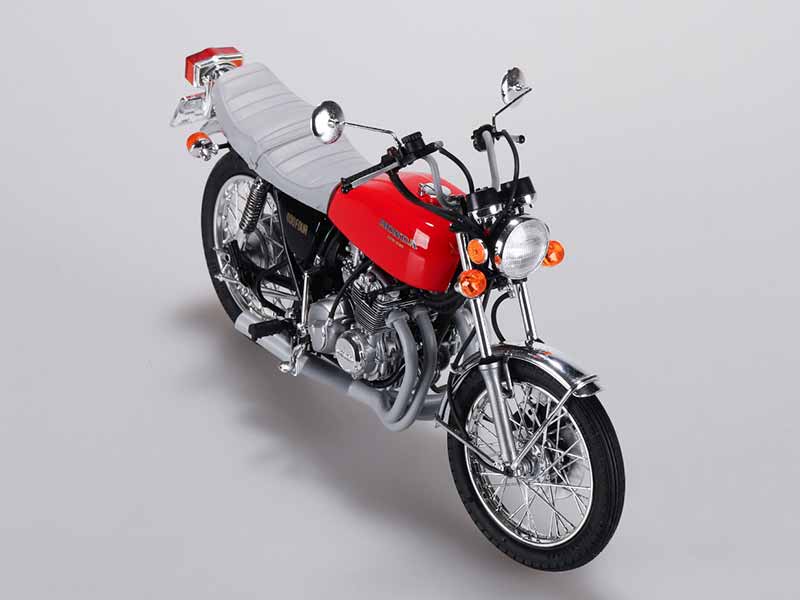 カスタムパーツを新規金型で再現した旧車プラモデル「CB400FOUR＆CB750 FOUR」がアオシマから登場！ 記事4