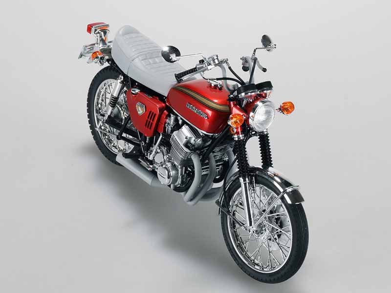 カスタムパーツを新規金型で再現した旧車プラモデル「CB400FOUR＆CB750 FOUR」がアオシマから登場！ 記事8