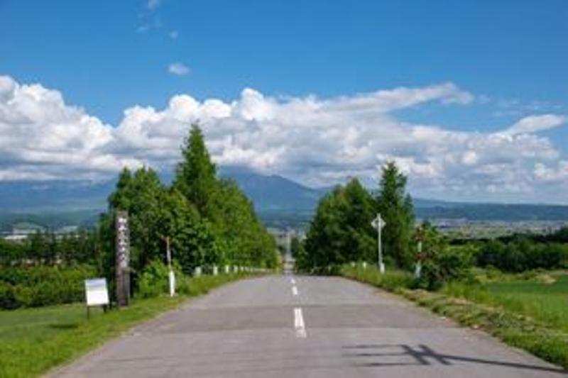 元二輪GPワークスライダー／モータージャーナリスト・宮城光さんと走る「北海道絶景ツーリング」３日間ツアーを催行いたします。