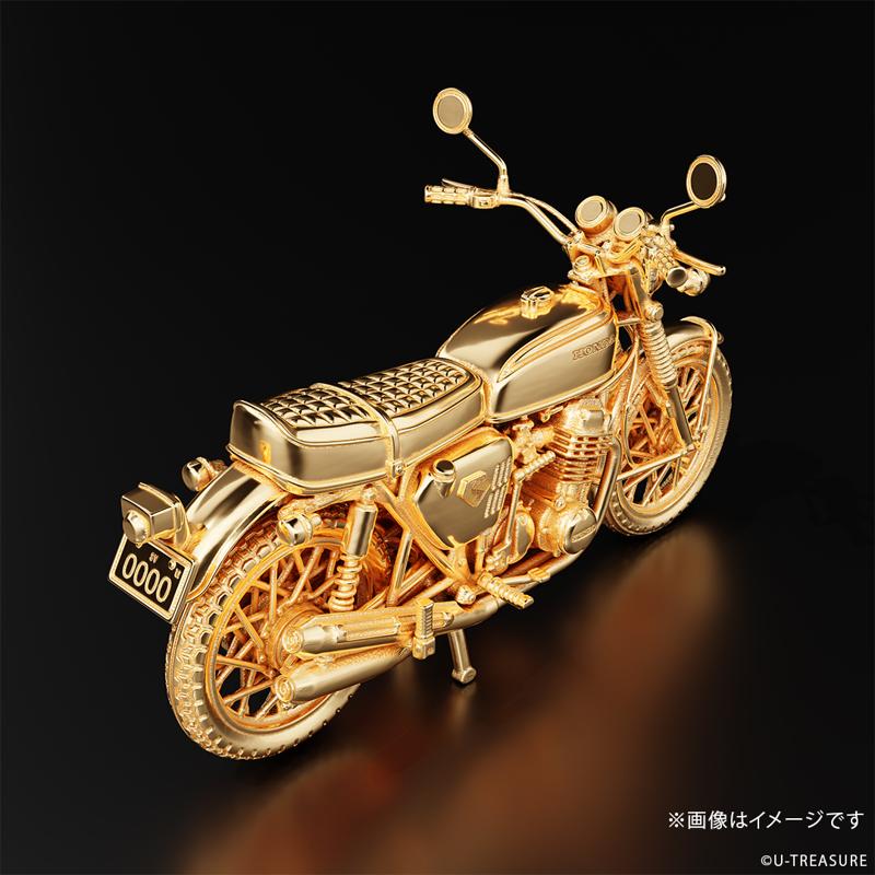 【Honda】”ナナハン”の代名詞「CB750FOUR」1969年モデルの1/24サイズ　シルバー製フィギュア。ナンバープレートにシリアルナンバーを刻印