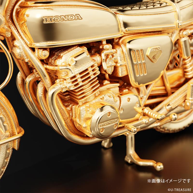 【Honda】”ナナハン”の代名詞「CB750FOUR」1969年モデルの1/24サイズ　シルバー製フィギュア。ナンバープレートにシリアルナンバーを刻印