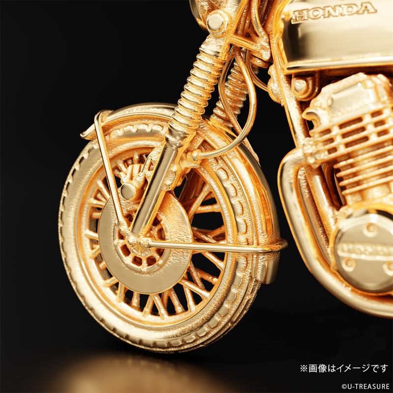【Honda】”ナナハン”の代名詞「CB750FOUR」1969年モデルの1/24サイズ　シルバー製フィギュア。ナンバープレートにシリアルナンバーを刻印