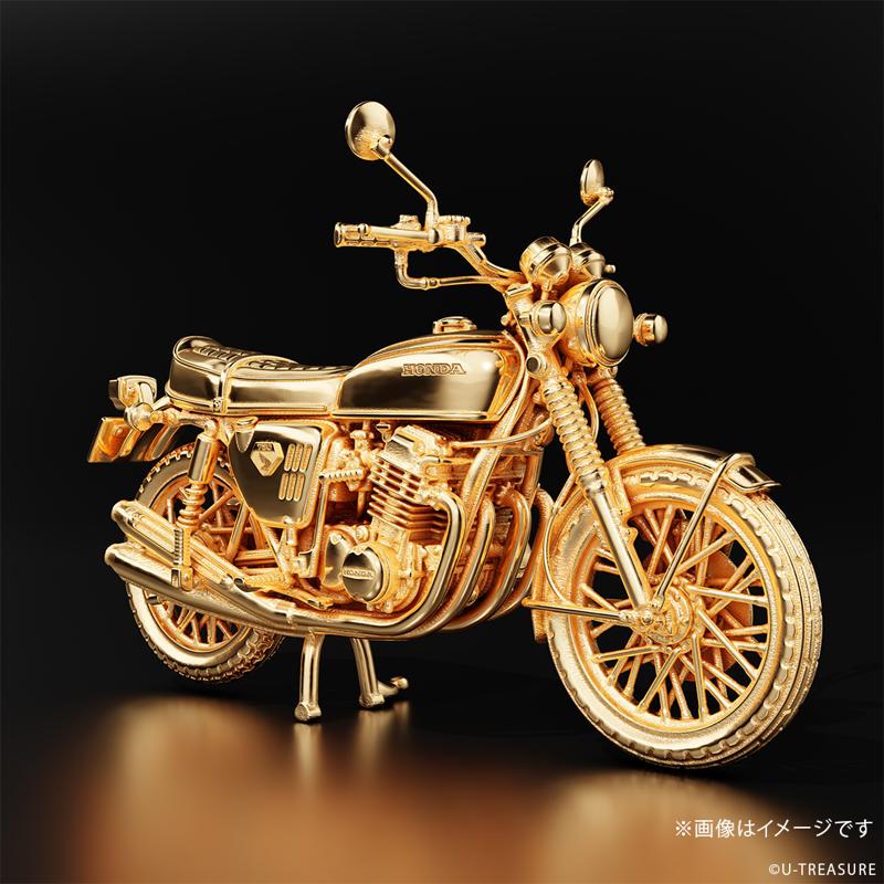 【Honda】”ナナハン”の代名詞「CB750FOUR」1969年モデルの1/24サイズ　シルバー製フィギュア。ナンバープレートにシリアルナンバーを刻印