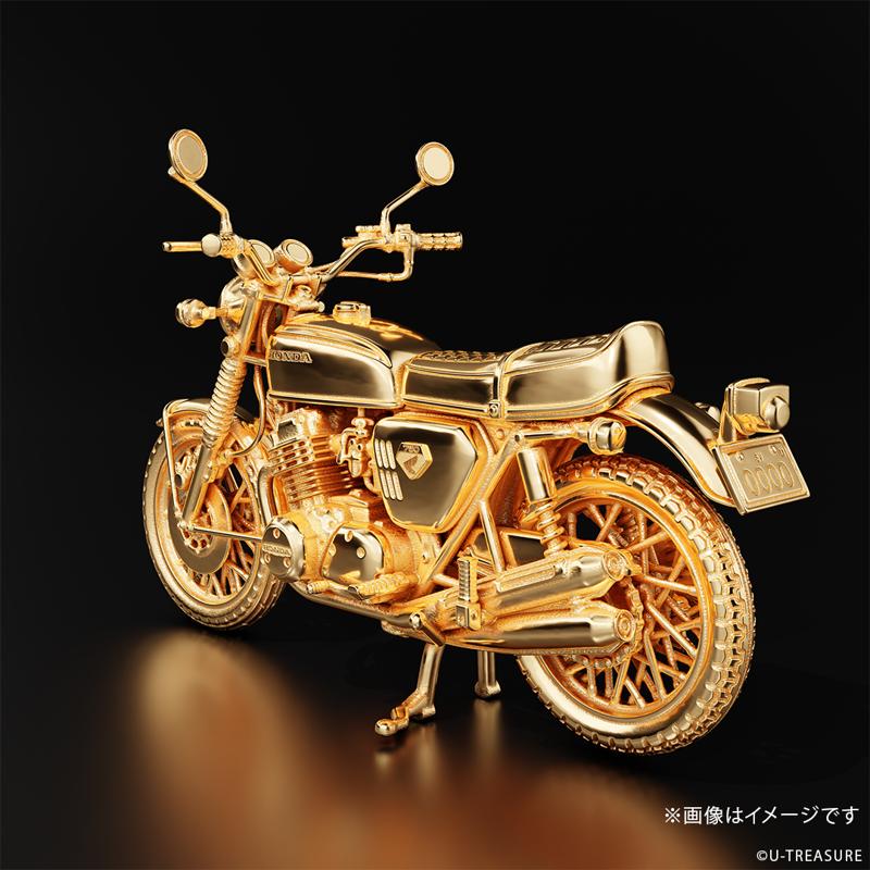 【Honda】”ナナハン”の代名詞「CB750FOUR」1969年モデルの1/24サイズ　シルバー製フィギュア。ナンバープレートにシリアルナンバーを刻印