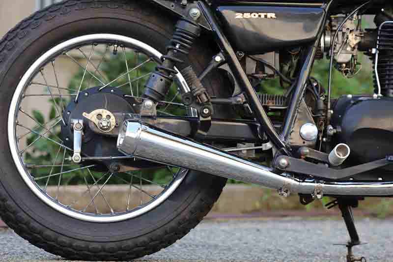 カワサキ 250TR用「メガホンマフラー」クローム仕上げ・4つのスタイルが2万円台で登場! 記事3