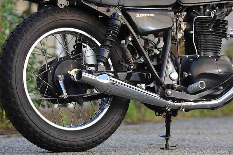 カワサキ 250TR用「メガホンマフラー」クローム仕上げ・4つのスタイルが2万円台で登場! 記事4