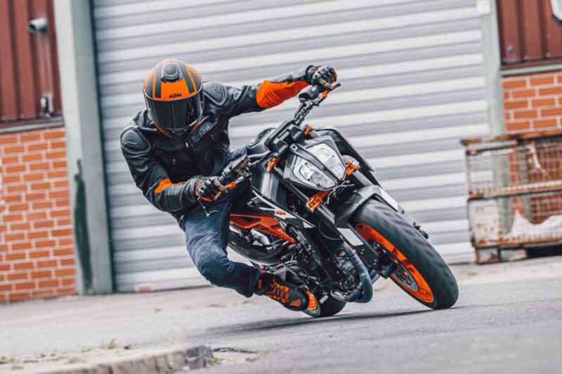 【KTM】「RC 390/GP」’22-23 および「890 DUKE GP」’23 モデルの希望小売価格を改定 記事3