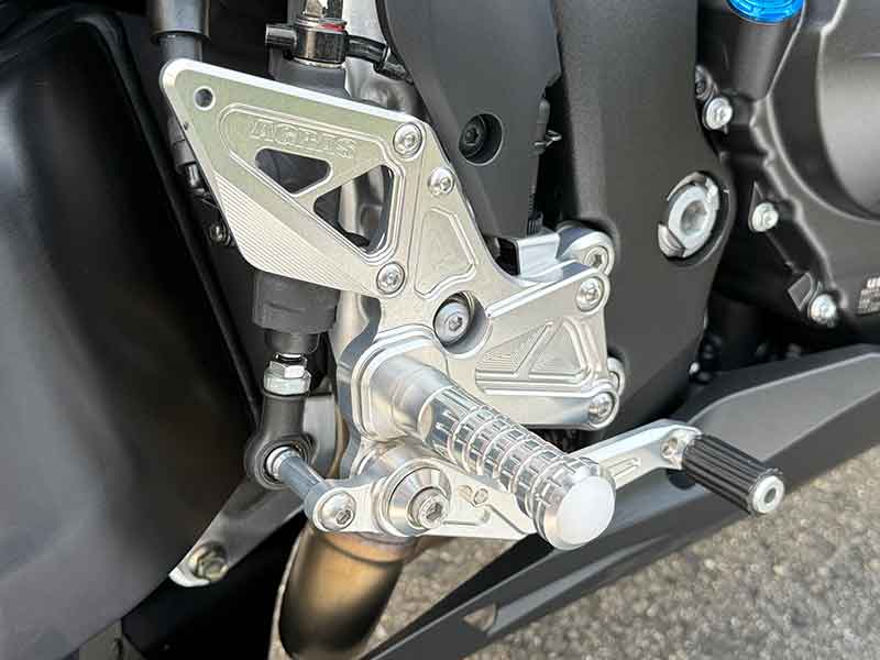 アグラスから CBR600RR（20-）用「バックステップ／トップブリッジ／ハンドルSET」が発売！ 記事1