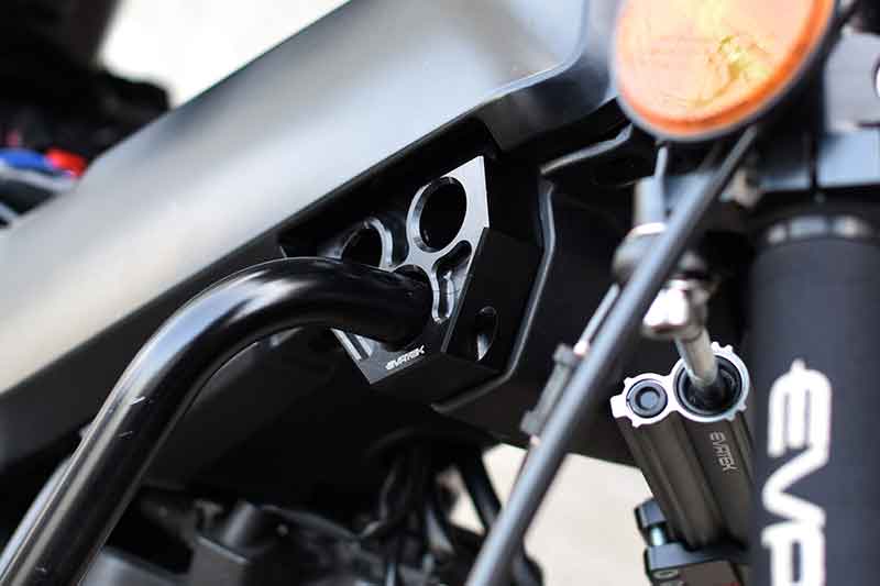 樹脂パーツと換えるだけの簡単カスタム！ CT125ハンターカブ用「CNCエンジンガードブラケット」が EVATEK から発売 記事5