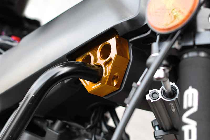 樹脂パーツと換えるだけの簡単カスタム！ CT125ハンターカブ用「CNCエンジンガードブラケット」が EVATEK から発売 記事1