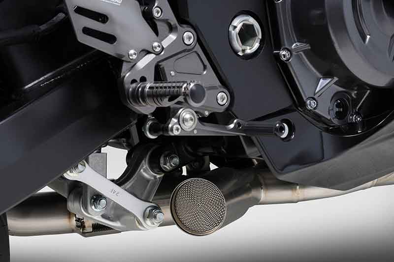 ヨシムラが Hayabusa用「フルエキゾーストHEPTA FORCE チタンサイクロン 2本出し 政府認証」の受注をスタート！ 記事6