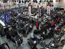 東北最大級のバイク大展示会「BIKETOBER FESTA 2025」がアズテックミュージアムで9/27・28開催！ メイン