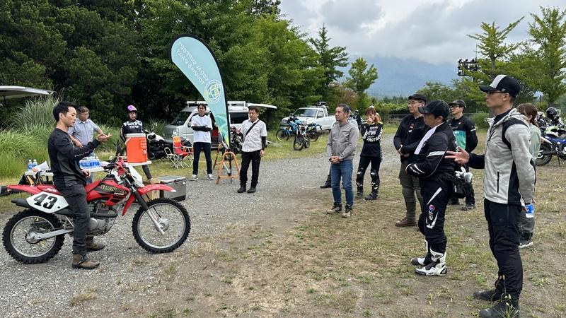 風間深志・晋之介親子とライダーが交流「にっぽん応援ツーリング2025」中間ミーティング、山中湖で盛況のうちに終了