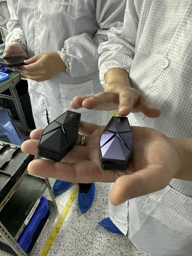 次世代バイク用スマートインカムASMAX（アズマックス）、日本市場へ本格参入。カスタムジャパンが日本総代理店として独占販売開始！