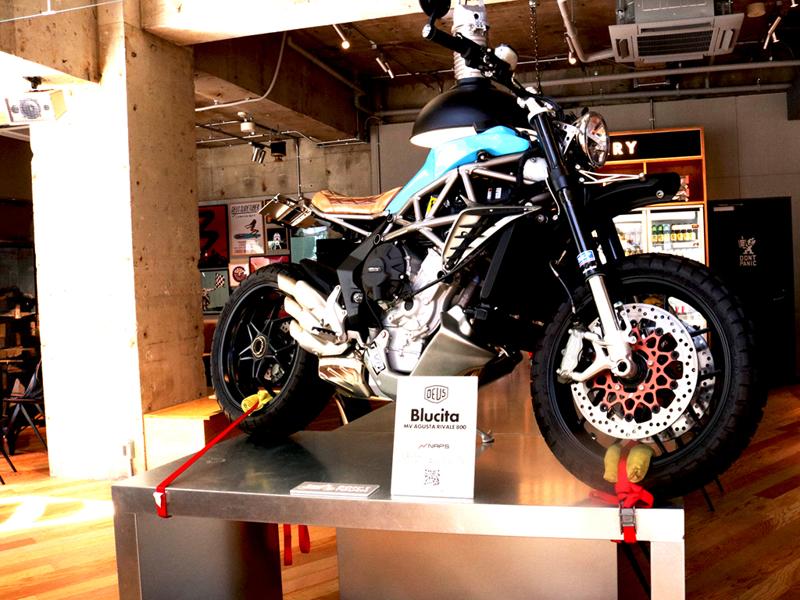 【デウス原宿で期間限定展示】唯一無二のカスタムバイク3台、8/30(土)まで