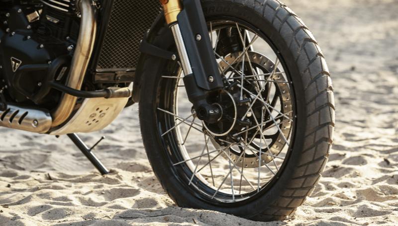 トライアンフから「SCRAMBLER