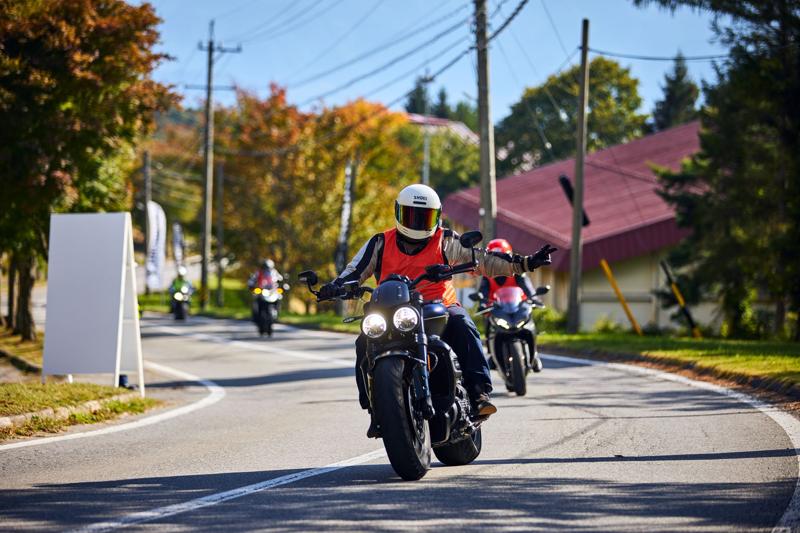 トライアンフから「TRIUMPH