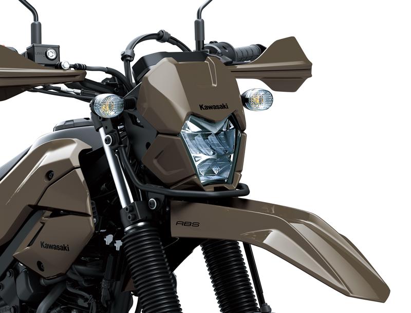カワサキからブラックアウトが映える“無骨なスタイル”「KLX230