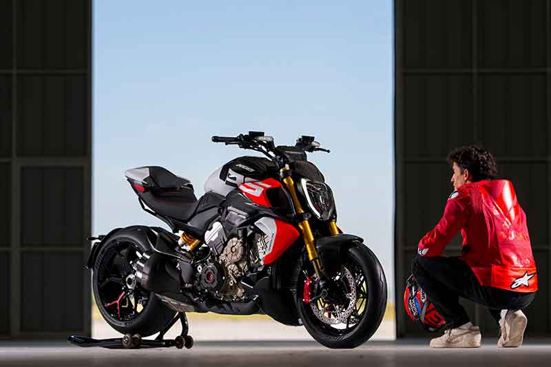【ドゥカティ】新RSシリーズ「ディアベルV4 RS／ムルティストラーダV4 RS」を発表／日本発売は2026年予定 記事1