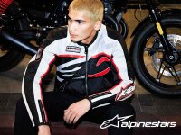 アルパインスターズのライディングジャケット「AXTON JACKET」が岡田商事から9月下旬発売！ メイン