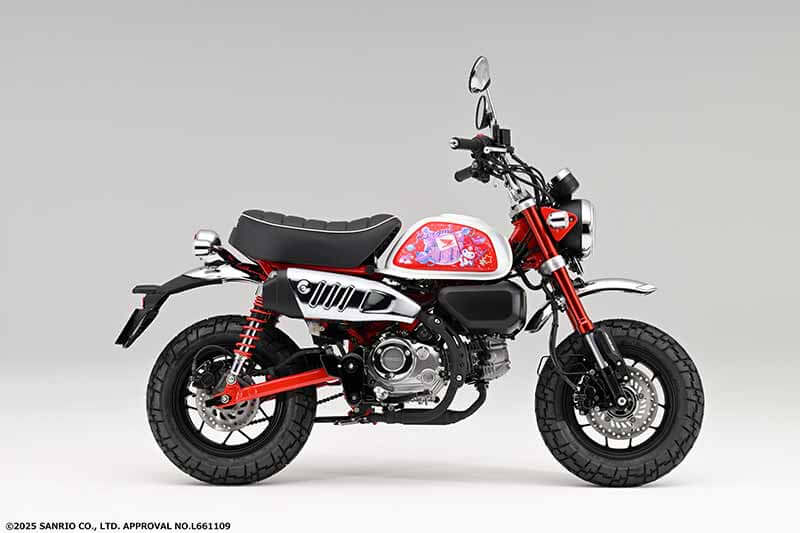 【ホンダ】サンリオコラボ純正アクセサリー「“Honda × Kuromi” モンキー125用タンクサイドパネル」が受注期間限定で発売！ 記事3