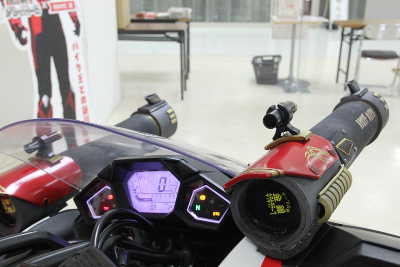 バイク王、開運戦士ブレイバーンに“戦術車両”として特別仕様のホンダNM4を提供！