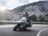 【カワサキ】フラッグシップツアラー「Ninja H2 SX SE」に新色が登場／11/1発売！