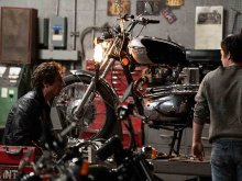 【トライアンフ】1971年製のヴィンテージ TR6C が、映画「スプリングスティーン 孤独のハイウェイ」に登場(動画あり) メイン