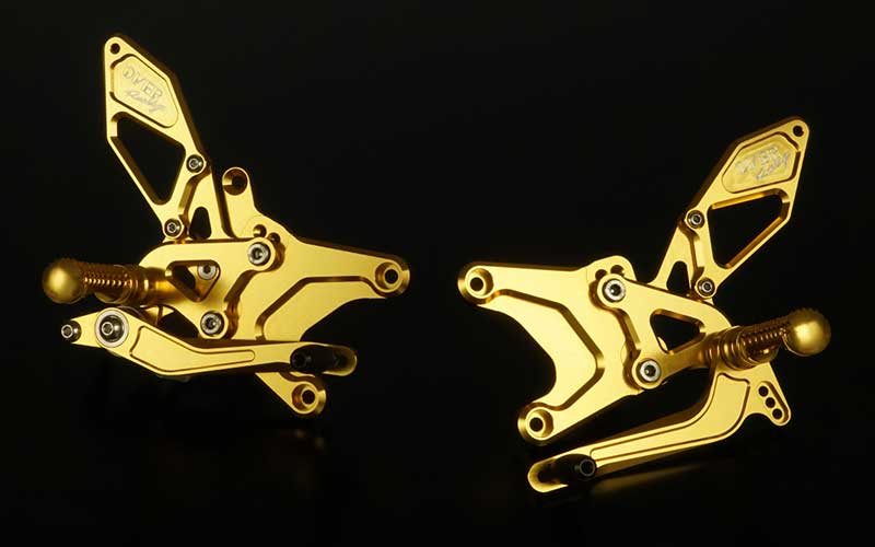 オーヴァーレーシング×ラフアンドロードの Z900RS用カスタムパーツ登場! ゴールドカラーの「バックステップ&スポーツライディングハンドルキット」 記事1