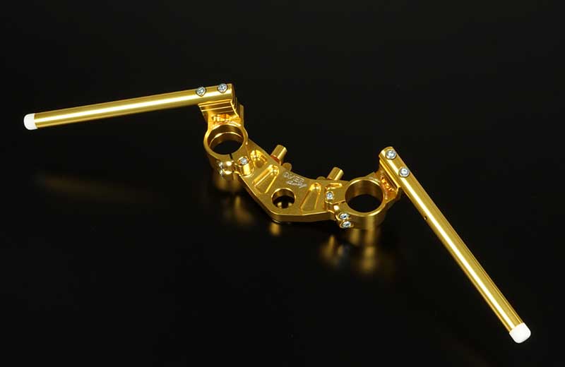 オーヴァーレーシング×ラフアンドロードの Z900RS用カスタムパーツ登場! ゴールドカラーの「バックステップ&スポーツライディングハンドルキット」 記事2