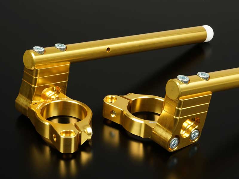 オーヴァーレーシング×ラフアンドロードの Z900RS用カスタムパーツ登場! ゴールドカラーの「バックステップ&スポーツライディングハンドルキット」 記事4