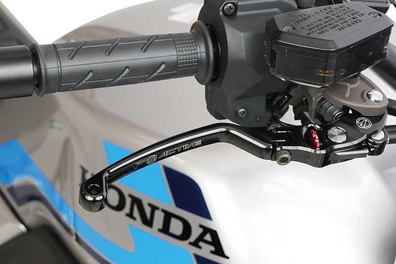 記事タイトル アクティブが「CB1000F」カスタムパーツ第2弾を公開　ラジエターガードなど3点