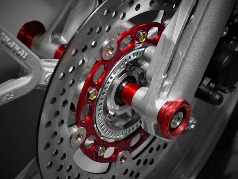 EVATEK からスーパーカブ110用「アルミホイールカラー」が発売！ 軽量化＆彩りを両立する全4色展開