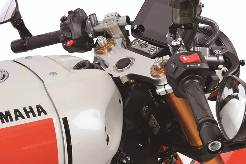 XSR900(25)用「セパハン&トップブリッジキット」がアクティブから発売! ビルドアライン「ブレーキホース」も登場 記事1