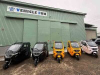 普通自動車免許で乗れる三輪EVモビリティ「アーバントライカー」ドア付きモデルが3色展開で販売開始！