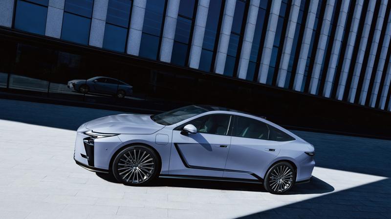 モビリティのカラーデザインコンテスト「オートカラーアウォード2025」グランプリは、ヤマハ発動機株式会社「YZF-R3/YZF-R25」のマットパールホワイトに決定!