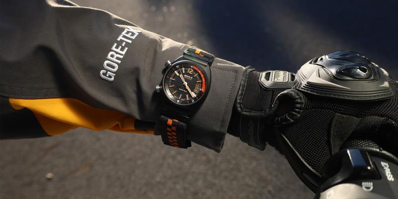 バイクライダー向け時計「MOTO-R」から、日常からツーリングまで軽快に使えるΦ38mm新モデル『MOTO-R