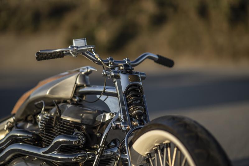 ロイヤルエンフィールド公式カスタムプロジェクトカスタムバイク「VITA」をDeus