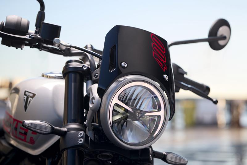 トライアンフから、遂に登場したカフェレーサーのThruxton