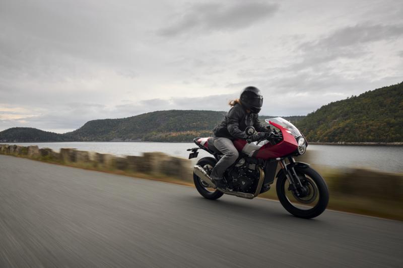 トライアンフから、遂に登場したカフェレーサーのThruxton