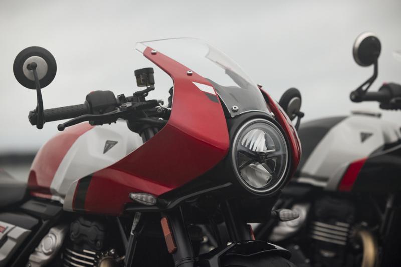 トライアンフから、遂に登場したカフェレーサーのThruxton