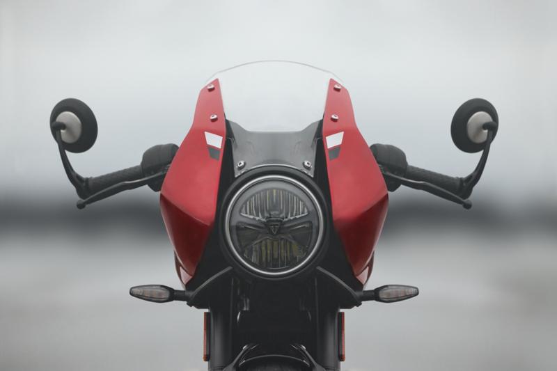 トライアンフから、遂に登場したカフェレーサーのThruxton