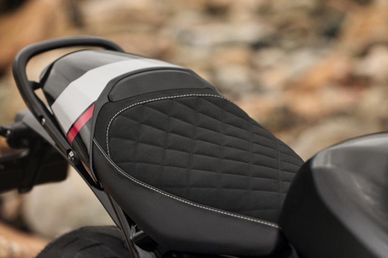 トライアンフから、遂に登場したカフェレーサーのThruxton