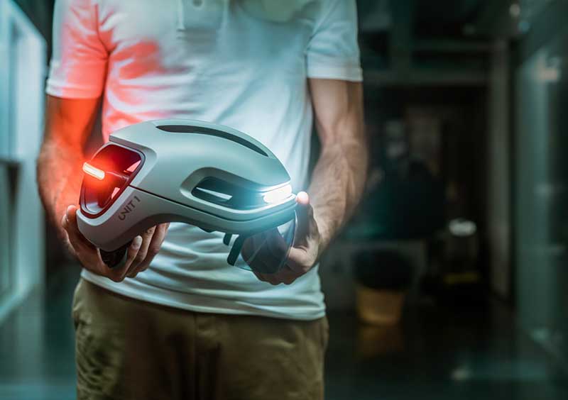 ウィンカー・ブレーキライト搭載のスマートヘルメット「UNIT 1」が日本上陸！ ユーロギアが取り扱いを開始 記事6