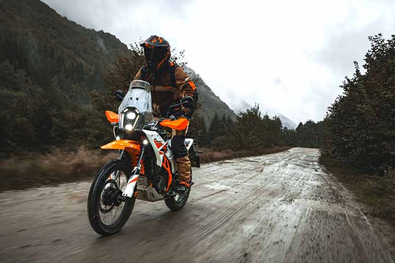 【KTM】免許取得で最大7.7万円の新車サポート!「免許サポートキャンペーン」を1/31より実施 記事1