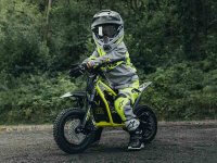 【トライアンフ】ジュニア向けオフロード電動バイク「TXP」シリーズが全国の正規販売店で入荷・展示をスタート