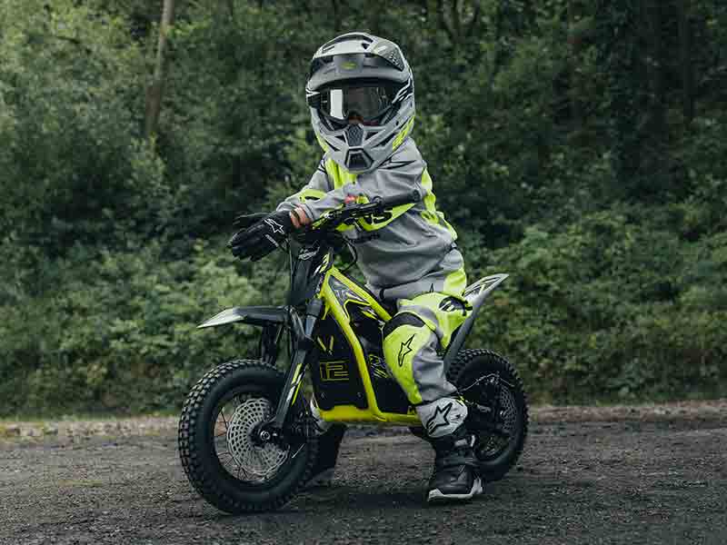 【トライアンフ】ジュニア向けオフロード電動バイク「TXP」シリーズが全国の正規販売店で入荷・展示をスタート