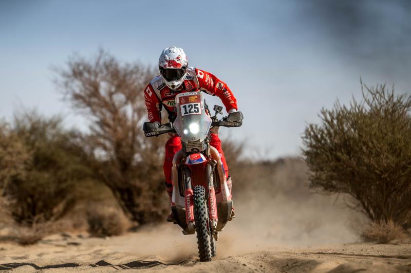 藤原慎也、世界一過酷な「ダカール・ラリー」に初挑戦15日間