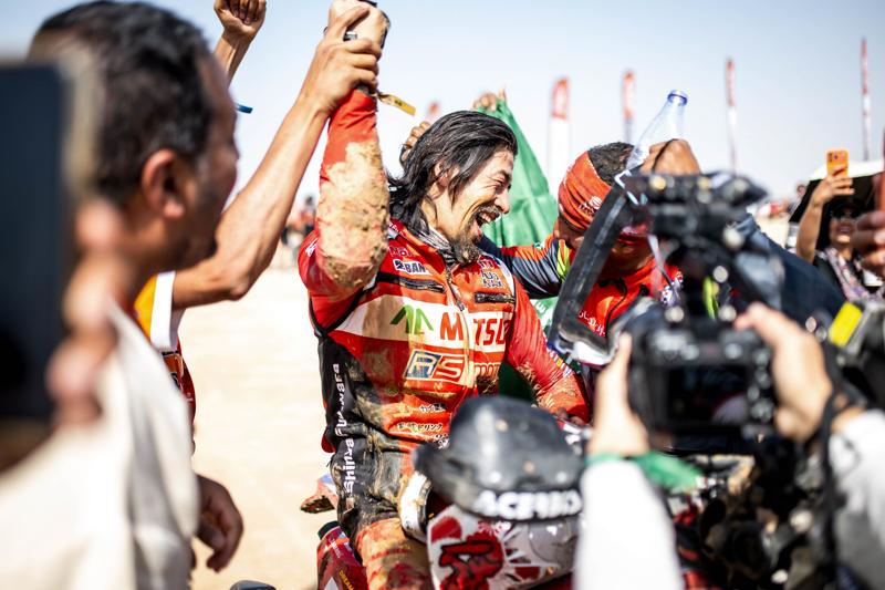 藤原慎也、世界一過酷な「ダカール・ラリー」に初挑戦15日間