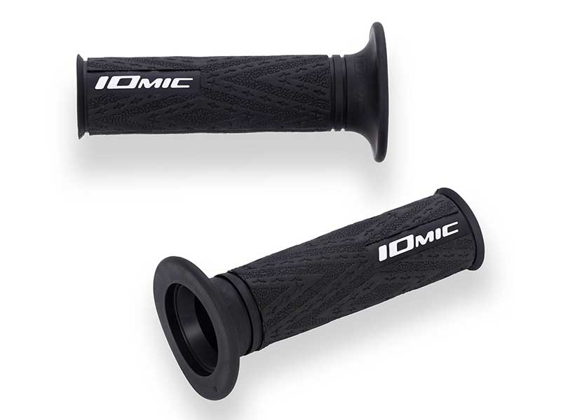 握り心地しっとりで操作性向上！ ゴルフグリップの IOMIC × プロト 共同開発の新素材バイク用グリップが発売 メイン